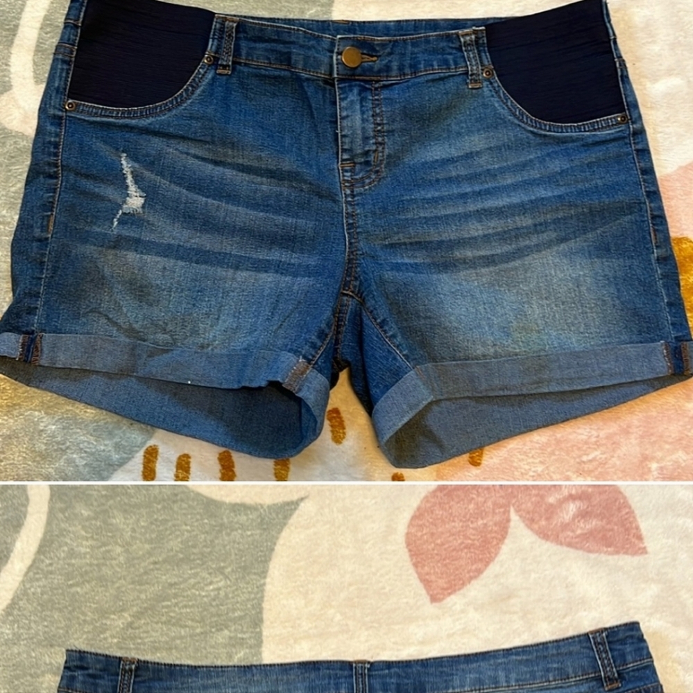 Maternity shorts